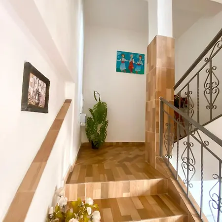 Villa Guest House !